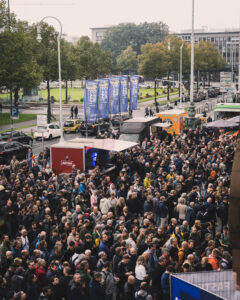 Vorplatz zum Kongresscenter (Foto Joris-Henke)